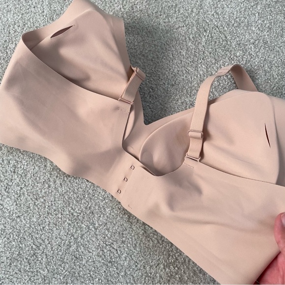 Seamless Nude Bra Size Large - Picture 4 of 7